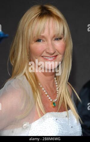 Karen Doltrice al DVD Pre-Premiere Gala del 'Mary Poppins', edizione speciale per il 40° anniversario, tenuto presso l'El Capitan a Hollywood, California. L'evento si è svolto martedì 30 novembre 2004. Photo by: SBM / PictureLux - file Reference n. 33984-10784SBMPLX Foto Stock