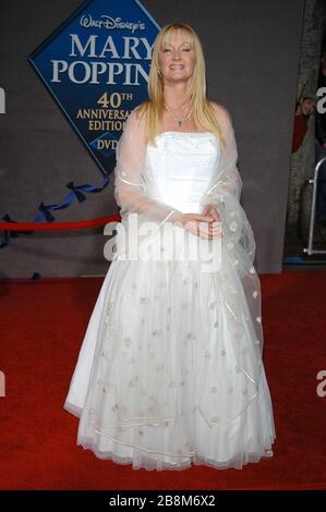 Karen Doltrice al DVD Pre-Premiere Gala del 'Mary Poppins', edizione speciale per il 40° anniversario, tenuto presso l'El Capitan a Hollywood, California. L'evento si è svolto martedì 30 novembre 2004. Photo by: SBM / PictureLux - file Reference n. 33984-10786SBMPLX Foto Stock