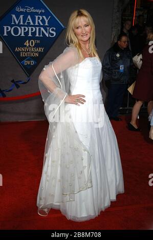 Karen Doltrice al DVD Pre-Premiere Gala del 'Mary Poppins', edizione speciale per il 40° anniversario, tenuto presso l'El Capitan a Hollywood, California. L'evento si è svolto martedì 30 novembre 2004. Photo by: SBM / PictureLux - file Reference n. 33984-10787SBMPLX Foto Stock