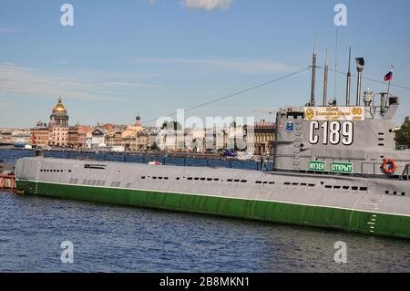 C-189 sottomarino ormeggiato a San Pietroburgo Foto Stock