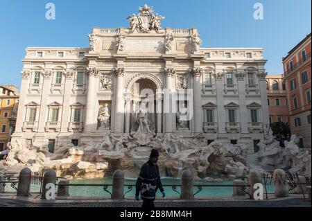 Roma, 21/03/2020: Capitale italiana dal virus Corona. Fontana di Trevi. © Andrea Sabbadini Foto Stock