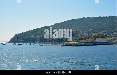 Burgazada, una delle isole dei principi, chiamata anche Adalar, nel mare di Marmara al largo della costa di Istanbul Foto Stock