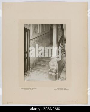 Partenza da scala in legno, interno, 11 Quai de Bourbon, Parigi (quarto anno) Départ d'escalier en bois, intérieur, 11 quai de Bourbon. Parigi (IVème arr.). 1900-1910. Photographie de l'Union Photographique Française. Parigi, musée Carnavalet. Foto Stock