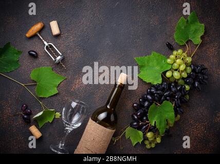 Uva e vino cavatappi vintage Foto Stock