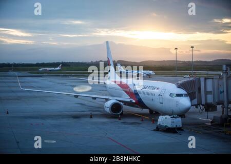 Kuala Lumpur, Malesia - 13 agosto 2017: Aereo della Malaysia Airlines parcheggiato all'aeroporto internazionale di Kuala Lumpur il 13th di agosto 2017. Foto Stock