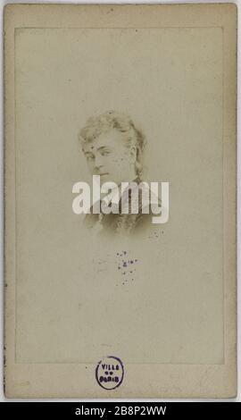 Ritratto di Adeline Blanche Pierson (1842-1919), (attrice) ritratto di Adeline Blanche Pierson (1842-1919), attrice. Carte de visite (recto). Photographie d'anonyme. Tirage sur papier albuminé, 1860-1890. Parigi, musée Carnavalet. Foto Stock