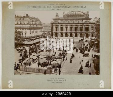 Costruzione della città metropolitana ferroviaria di Parigi, Piazza dell'Opera, sito della linea 7, panoramica Construction du chemin de fer métropolitain Municipal de Paris, Place de l'Opéra, chantier de la ligne n°7, vue d'ensemble. Parigi (IXème arr.), 7 juin 1906. Union Photographique Française. Parigi, musée Carnavalet. Foto Stock