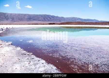 Lagune nascoste di Baltinache o sette lagune, uno dei luoghi segreti del deserto di Atacama, Cile Foto Stock