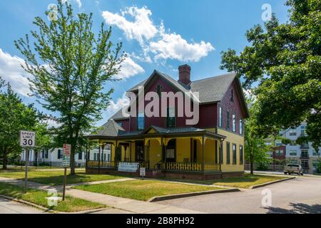 La casa restaurata di Leonidas L. Polk House che aiutano a trovare il NC state Progressive Farmer Magazine Raleigh in North Carolina NC e attuale stato capitol Foto Stock