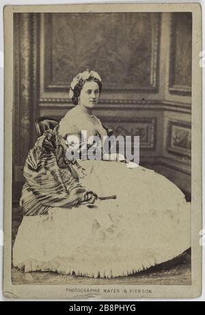 Ritratto di Adeline Blanche Pierson (1842-1919), (attrice) ritratto di Adeline Blanche Pierson (1842-1919), attrice. Carte de visite (recto). Photographie de Tirage sur papier albuminé, 1860-1890. Parigi, musée Carnavalet. Foto Stock