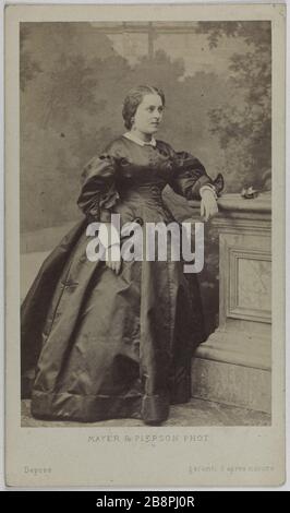 Ritratto di Adeline Blanche Pierson (1842-1919), (attrice) ritratto di Adeline Blanche Pierson (1842-1919), attrice. Carte de visite (recto). Photographie de Tirage sur papieB687:B692r albuminé. 1860-1890. Parigi, musée Carnavalet. Foto Stock