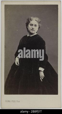 Ritratto di Adeline Blanche Pierson (1842-1919), (attrice) ritratto di Adeline Blanche Pierson (1842-1919), attrice. Carte de visite (recto). Photographie de Numa fils. Tirage sur papier albuminé, 1860-1890. Parigi, musée Carnavalet. Foto Stock