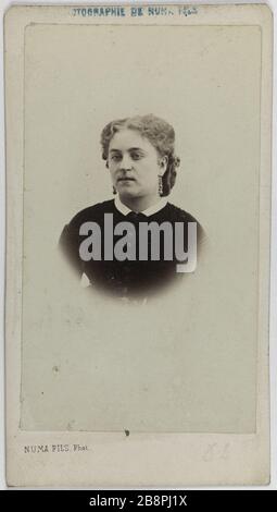 Ritratto di Adeline Blanche Pierson (1842-1919), (attrice) ritratto di Adeline Blanche Pierson (1842-1919), attrice. Carte de visite (recto). Photographie de Numa fils. Tirage sur papier albuminé, 1860-1890. Parigi, musée Carnavalet. Foto Stock