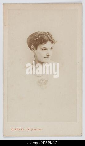 Ritratto di Miss Seymour, ballerina inglese al Teatro della Porte Saint-Martin. Portrait de Miss Seymour, danseuse anglaise au Théâtre de la Porte Saint Martin. Carte de visite (recto). Photographie de Dideri & Cie Tirage sur papier albuminé, 1860-1890. Parigi, musée Carnavalet. Foto Stock