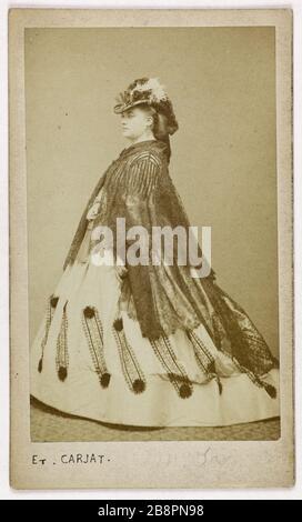 Ritratto di Marie Sasse, (conosciuto fino al 1866 Marie Sax, moglie del signor Caston Said Castelmary), (1838-1907), (cantante d'opera) Carjat & Cie Ritratto de Marie Sasse, (dite jusqu'en 1866 Marie Sax, épiuse de MR Caston, dit Castelmary), (1838-1907), canteuse lyrique. Carte de visite (recto). Tirage sur papier albuminé, 1860-1890. Parigi, musée Carnavalet. Foto Stock