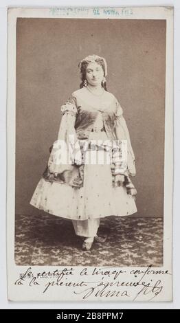 Ritratto di Louise Vaissière (1844-1874), chiamato Lise Tautin, attrice e cantante. NUMA Fils. Portrait de Louise Vaissière (1844-1874), dite Lise Tautin, attrice et chanteuse. Carte de visite (recto). Tirage sur papier albuminé, avant 1864-1864. Parigi, musée Carnavalet. Foto Stock