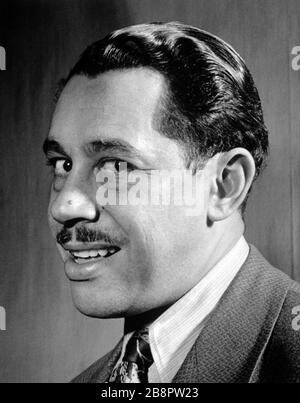 NEW YORK, NY - MARZO, 1947: Cantante, ballerino, bandleader e attore jazz americano Cab Calloway (1907-1994) si pone per un ritratto circa Marzo, 1947 al Columbia Studio di New York, New York. Credit:William Gottlieb / Rock negatives/ MediaPunch Foto Stock