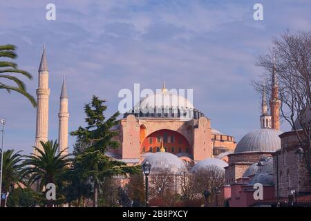 Hagia Sophia, situata a Istanbul, Turchia. Uno dei monumenti religiosi più importanti del mondo. Foto Stock