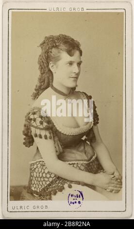 Ritratto di Berthe (attrice) Ulric Grob (actif entre 1860 et 1900). Ritratto di Berthe, (attrice). Carte de visite (recto). Tirage sur papier albuminé. 1870-1890. Parigi, musée Carnavalet. Foto Stock