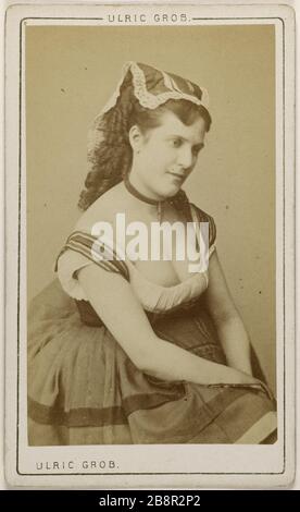 Ritratto di Berthe (attrice) Ulric Grob (actif entre 1860 et 1900). Ritratto di Berthe, (attrice). Carte de visite (recto). Tirage sur papier albuminé. 1870-1890. Parigi, musée Carnavalet. Foto Stock