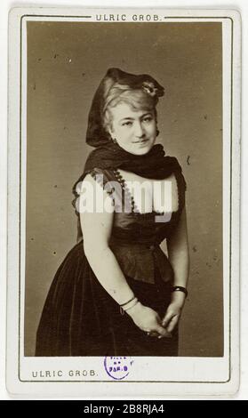 Ritratto di Laure Dordet (-1900), chiamato Milla, attrice teatrale. Portrait de Laure Dordet (décédée en 1900), dite Milla, attrice de théâtre. Carte de visite (recto). Tirage sur papier albuminé. 1860-1890. Photographie d'Ulric Grobe. Parigi, musée Carnavalet. Foto Stock