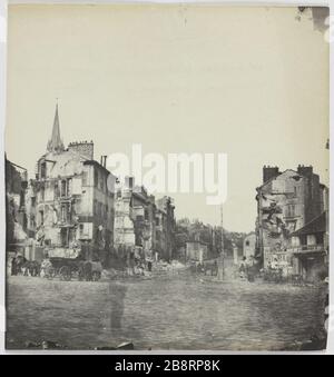 Nuvola di San / Piazza delle armi presa dalla vista del ponte, strada / nazionale, torre della chiesa. Parade, vista dal ponte, strada, campanile, San Cloud. La Commune de Paris. Place d'armes, vue pry du pont, route nationale, clocher de l'église. Saint-Cloud (Hauts-de-Seine). Photographie d'Hippolyte Blancard (1843-1924). Tirage au platine (recto). 1870-1871. Parigi, musée Carnavalet. Foto Stock