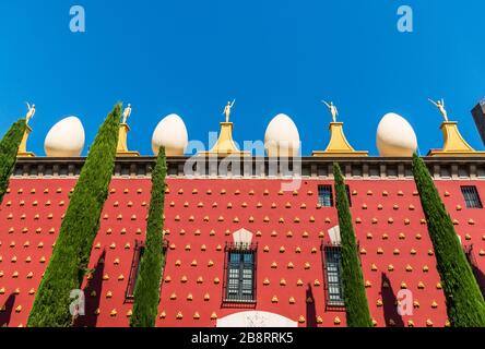 Figueres, Spagna - 3 agosto 2019: Esterni del museo di Gala Salvador Dali Foto Stock