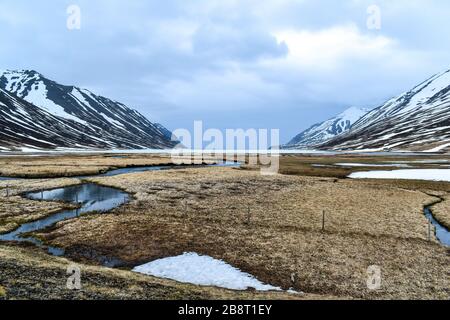 Alla periferia di Ólafsfjörður Foto Stock