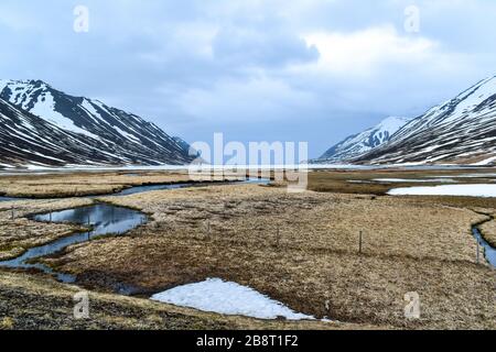 Alla periferia di Ólafsfjörður Foto Stock