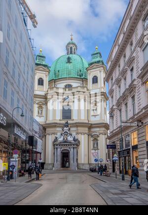 Vienna, Austria. Peterskirche, famosa parrocchia barocca cattolica chiesa di San Pietro in Petersplatz. Foto Stock