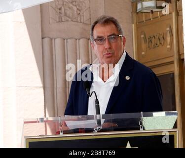 19 ottobre 2019, Los Angeles, CA, Stati Uniti d'America: LOS ANGELES - Oct 19: Kenny Ortega al Kenny Ortega Star Ceremony on the Hollywood Walk of Fame il 19 ottobre 2019 a Los Angeles, CA (Credit Image: © Kay Blake/ZUMA Wire) Foto Stock