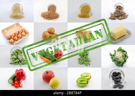 Un mosaico o collage di varietà di piazze alimentari con segno vegetariano. Collage di cibo - semole, frutta, verdura, formaggio, verdure surgelate, uova Foto Stock