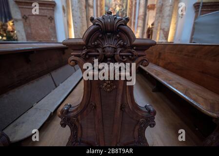 Vienna, Austria - Karlskirche o San Carlo Chiesa interiore. Si tratta di una chiesa barocca situata sul lato sud di Karlsplatz Foto Stock