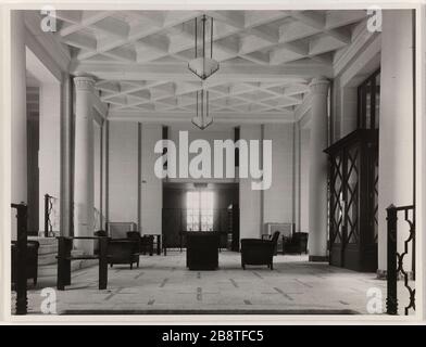 Città universitaria di Parigi / Fondazione Monaco / la lobby. La lobby della Fondazione Monaco, Cité Internationale Universitaire de Paris, 14 ° distretto Maison internationale dédiée aux résidents de la Cité internationale universitaire de Paris (XIVème arr.). Le hall d'entrée de la Fondation de Monaco. Photographie d'Edouard ou Eugène Fiorillo. Tigre au gélatino-bromure d'argent. Parigi, musée Carnavalet. Foto Stock