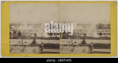 Album di fotografie e articoli di giornale sulla guerra franco prussiana e il comune di Parigi, dal 1870 al 1871. Versailles, vista del parco prendendo una terrazza. Album de photographies et d'articles de journaux sur la guerre franco-prussienne et la commune de Paris, 1870-1871. "Versailles, vue du parc Prise d'une terrasse". Photographie d'Alexandre Pierre Bertrand. Tirage sur papier albuminé. Vers 1855-1865. Parigi, musée Carnavalet. Foto Stock