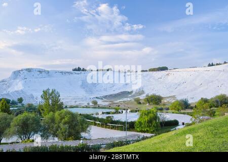 Travertini di Pamukkale a Denizli, Turchia. Foto Stock