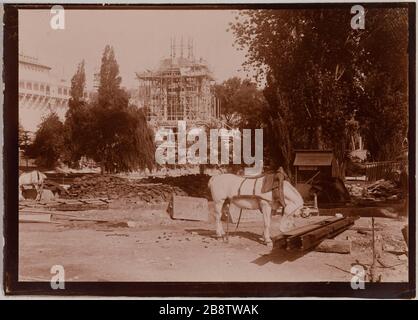 World Expo 1900 West Right bank, Champ de Mars. Il palazzo luminoso durante la costruzione della mostra universale del 1900, Parigi. Esposizione universelle de 1900, Rive ha guidato ouest, Champ-de-Mars. "Le palais lumineux, Parigi". Anonima fotographie. Aristotipo. 1900. Parigi, musée Carnavalet. Foto Stock