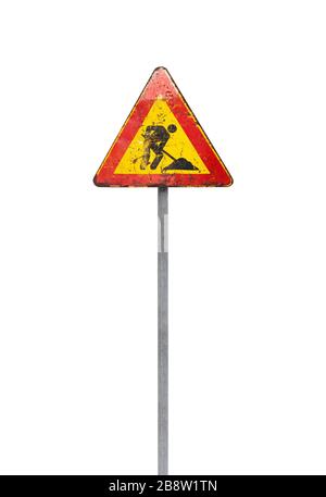 Cartello stradale isolato su sfondo bianco. Uomini al lavoro, strada in costruzione Foto Stock