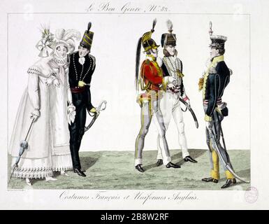 GOOD GENDER ISSUE 82 - COSTUMI UNIFORME FRANCESE E INGLESE, 1815 - 'le Bon genere numéro 82 - Costumi français et unies anglais, 1815'. Gravure. Parigi, musée Carnavalet. Foto Stock