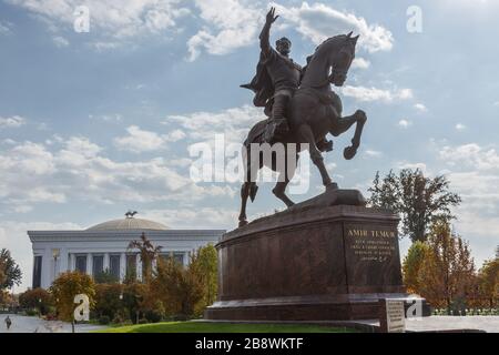 Tashkent, Uzbekistan - 3 Novembre 2019: Monumento Ad Amir Timur. Monumento a Amir Timur a Tashkent. Foto Stock