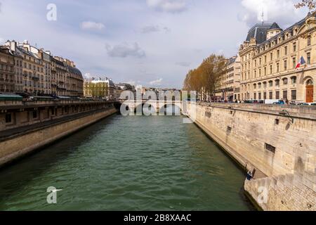 Ponte di Parigi sulla Senna, Parigi, Francia Foto Stock