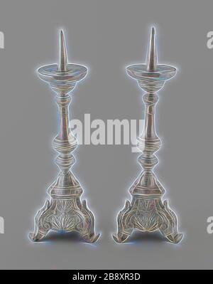 Candelabro (uno di un paio), 19th secolo, P. J. Joiris, belga, 19th secolo, Belgio, Liegi, Pewter, 37,5 x 12,1 x 12,1 cm (14 3/4 x 4 3/4 x 4 3/4 in.), Reimagined by Gibon, design di calore allegro di luminosità e raggi di luce radianza. Arte classica reinventata con un tocco moderno. La fotografia ispirata al futurismo, che abbraccia l'energia dinamica della tecnologia moderna, del movimento, della velocità e rivoluziona la cultura. Foto Stock