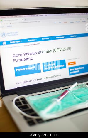 BELGRADO, SERBIA - 23 MARZO 2020: Informazioni sui coronavirus sul sito dell'Organizzazione Mondiale della Sanità. L'Organizzazione Mondiale della Sanità (OMS) il 11 2020 marzo ha dichiarato COVID Foto Stock