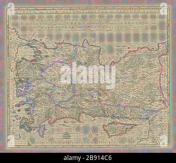 Mappa, Natoliæ, olim Asiæ minoris tabula, Carel Allard (1648-1709), Copperplate print, Reimagined by Gibon, design di calda luce allegra di luminosità e raggi di luce radianza. Arte classica reinventata con un tocco moderno. La fotografia ispirata al futurismo, che abbraccia l'energia dinamica della tecnologia moderna, del movimento, della velocità e rivoluziona la cultura. Foto Stock