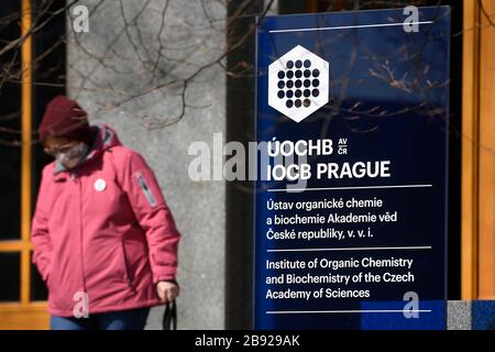 Praga, Repubblica Ceca. 23 marzo 2020. L'Istituto di chimica organica e biochimica dell'Accademia Ceca delle Scienze (IOCB Prague) è stato visto il 23 marzo 2020 a Praga, Repubblica Ceca. Credit: Ondrej Deml/CTK Photo/Alamy Live News Foto Stock