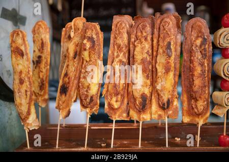 Panetteria al mercato la Boqueria vicino Rambla a Barcellona Foto Stock