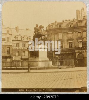 7835. Parigi. Place des Victoires. Statua equestre, Place des Victoires, 1° e 2° distretto, statua équestre di Parigi, Place des Victoires. Parigi (Ier et IIème arr.). Anonima fotographie. Tirage sur papier albuminé. Parigi, musée Carnavalet. Parigi, musée Carnavalet. Foto Stock