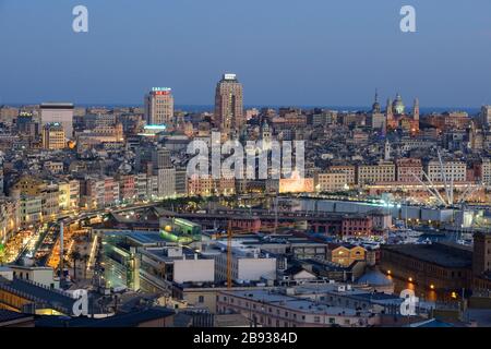 Tramonto sul Porto Antico, Genova, Liguria, Italia, Europa Foto Stock