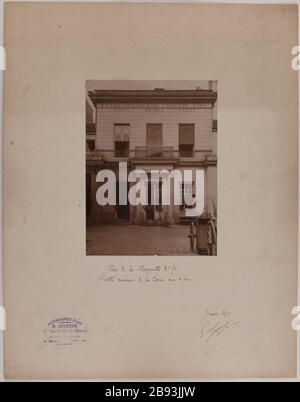 Rue de la Roquette n. 71. / vista frontale della piccola corte. Fronte di Ebstein istituzioni anziano, ad un coor interno, 11 ° arrondissement, Parigi. Gossin, E. Rue de la Roquette n°71. / Petite de la Cour vue de Face. "façade des établissements Ebstein aîné, vue d'une couor intérieure, 11ème circondario, Parigi". En 1910-06-1910-06. Parigi, musée Carnavalet. Foto Stock