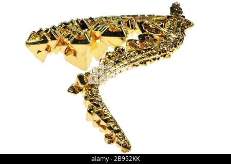 raro 99.9999% di cristallo d'oro fine isolato su sfondo bianco Foto Stock
